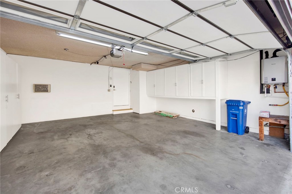9745 Vía Roma Burbank, CA 91504 - Photo 30 of 38