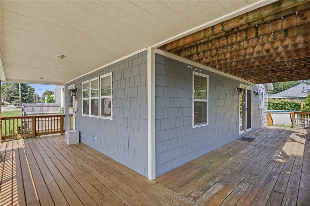 464 Nausauket Road Warwick, RI 02886 - Photo 4 of 49 Gallery Image 4