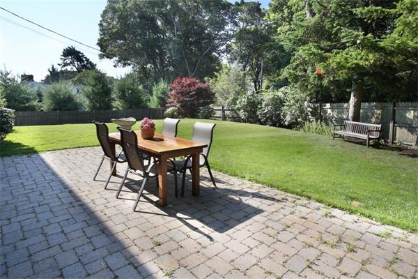 24 Arrowhead Road Marblehead, MA 01945 - Photo 3 of 12