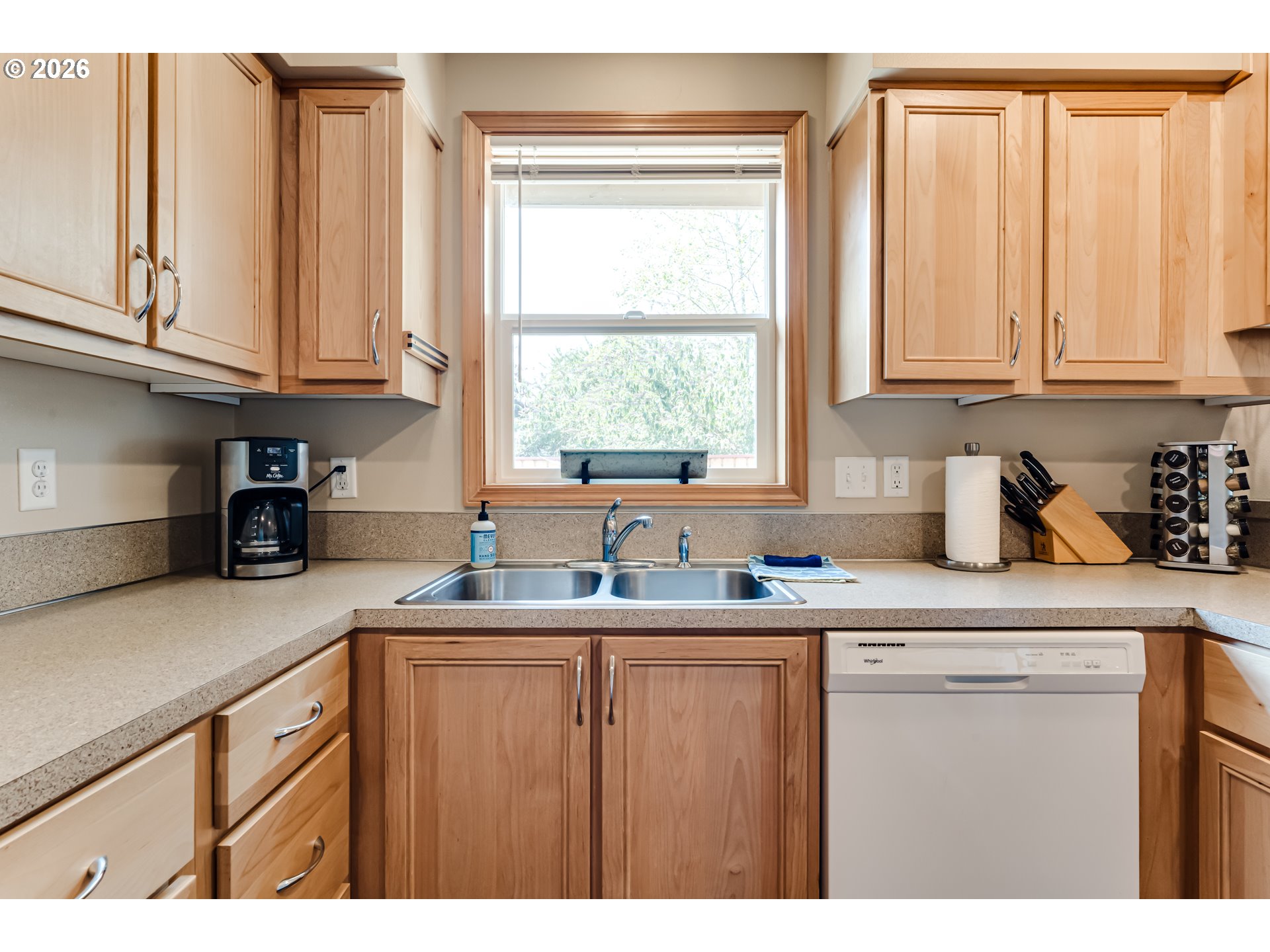 1529 Charnelton Alley Eugene, OR 97401 - Photo 15 of 35 Kitchen