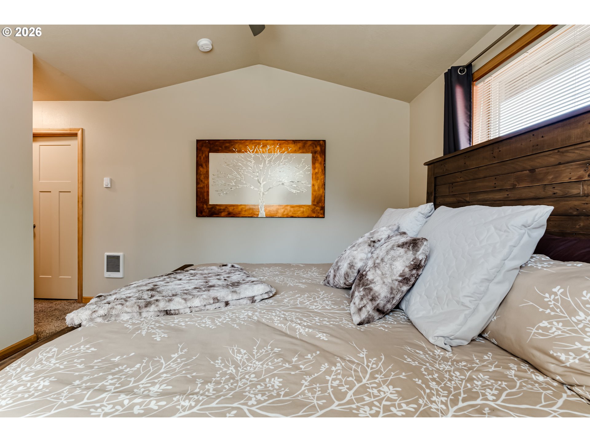 1529 Charnelton Alley Eugene, OR 97401 - Photo 19 of 35 Bedroom, Primary