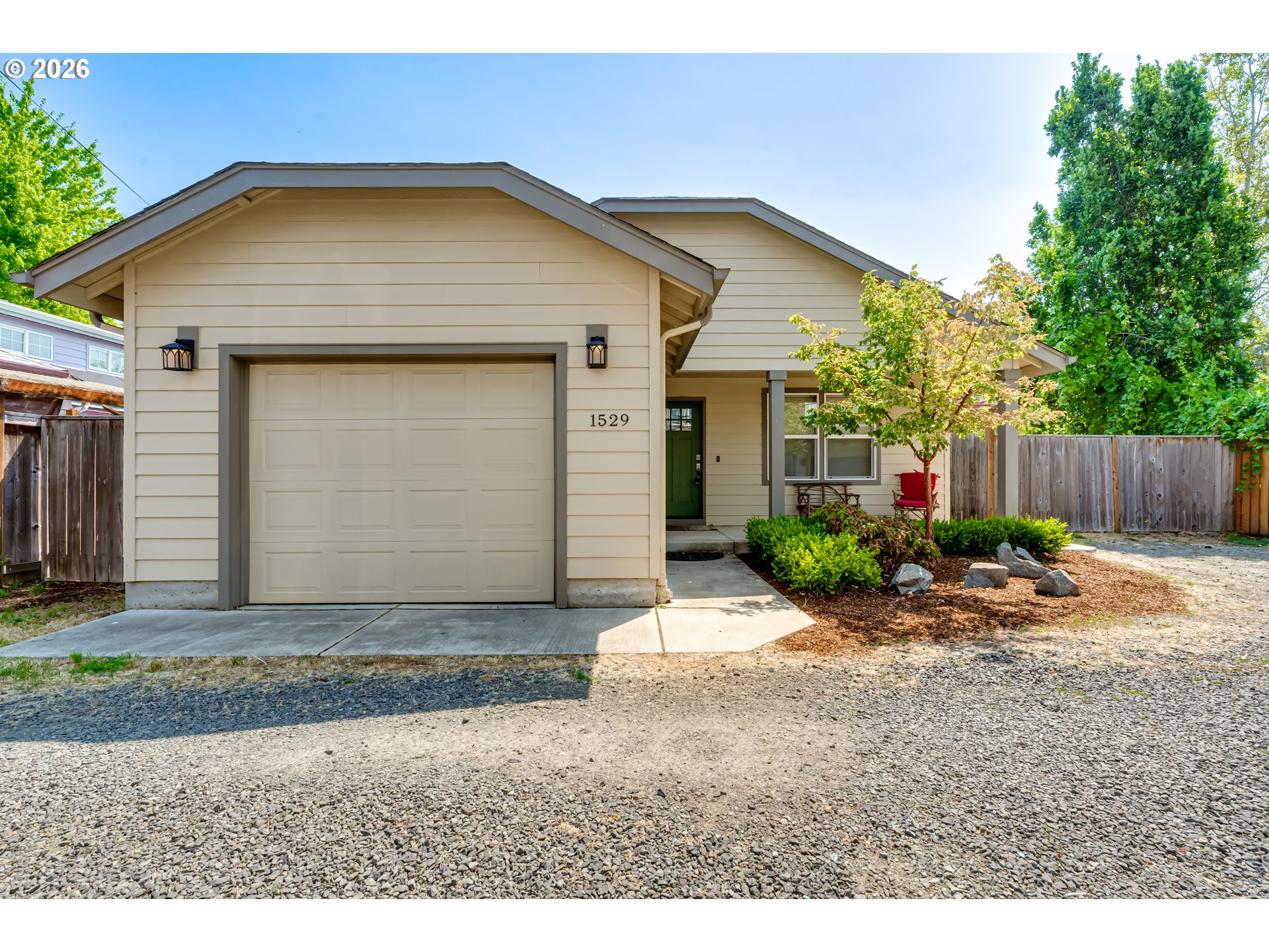 1529 Charnelton Alley Eugene, OR 97401 - Photo 2 of 35