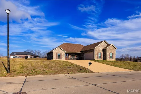 $529,000 | 1656 Warren Lake Drive, Jackson, MO 63755