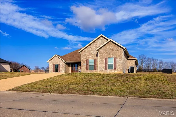 $529,000 | 1656 Warren Lake Drive, Jackson, MO 63755