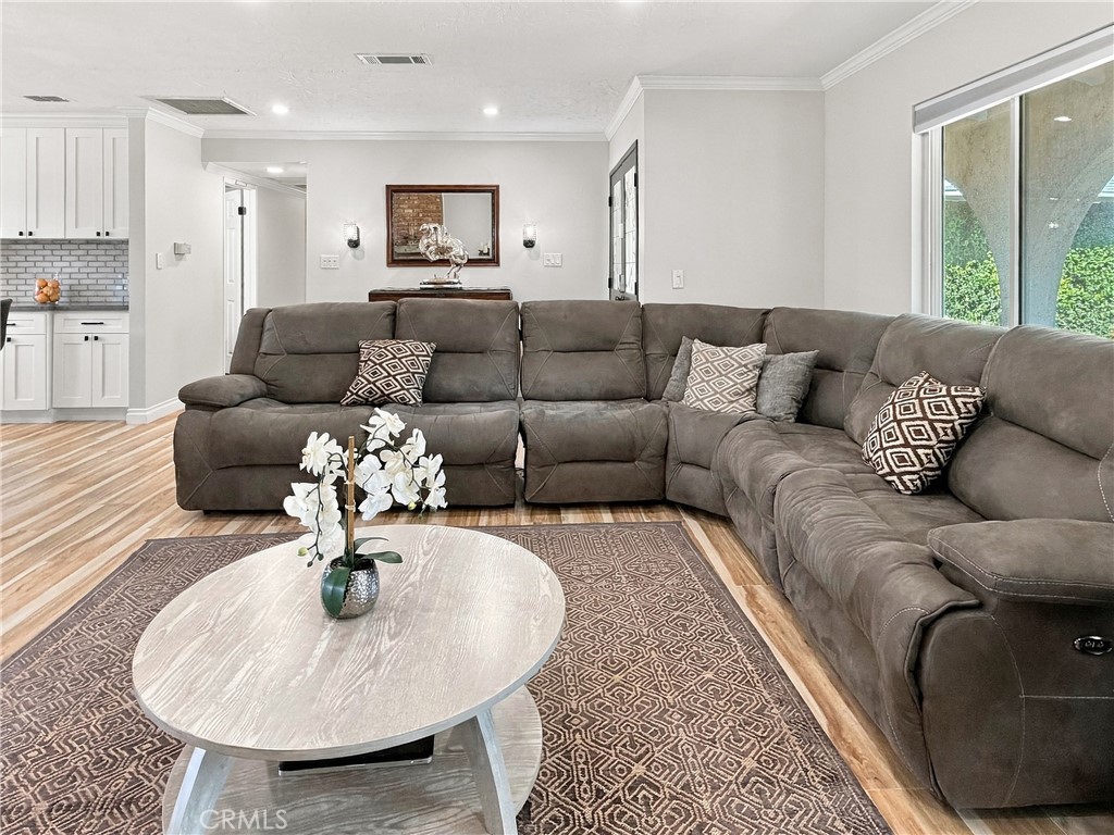 24701 Fourl Road Newhall, CA 91321 - Photo 8 of 42 Gallery Image 8
