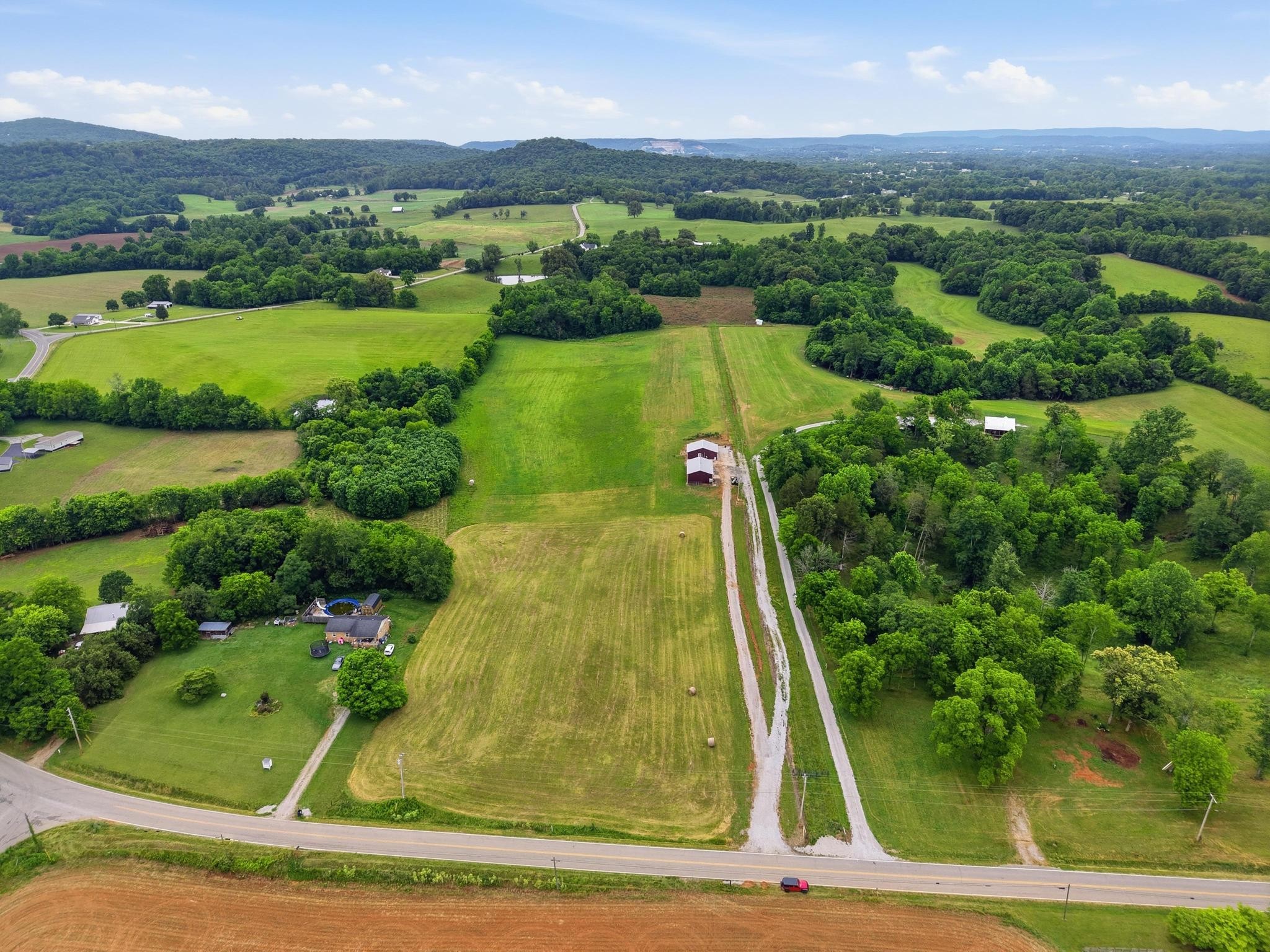 1050 Franks Ferry Road Sparta, TN 38583 - Photo 33 of 35 an aerial view of a houses with a yard