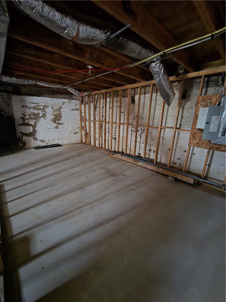 140 Lake View Road Cranston, RI 02920 - Photo 19 of 24 Gallery Image 19