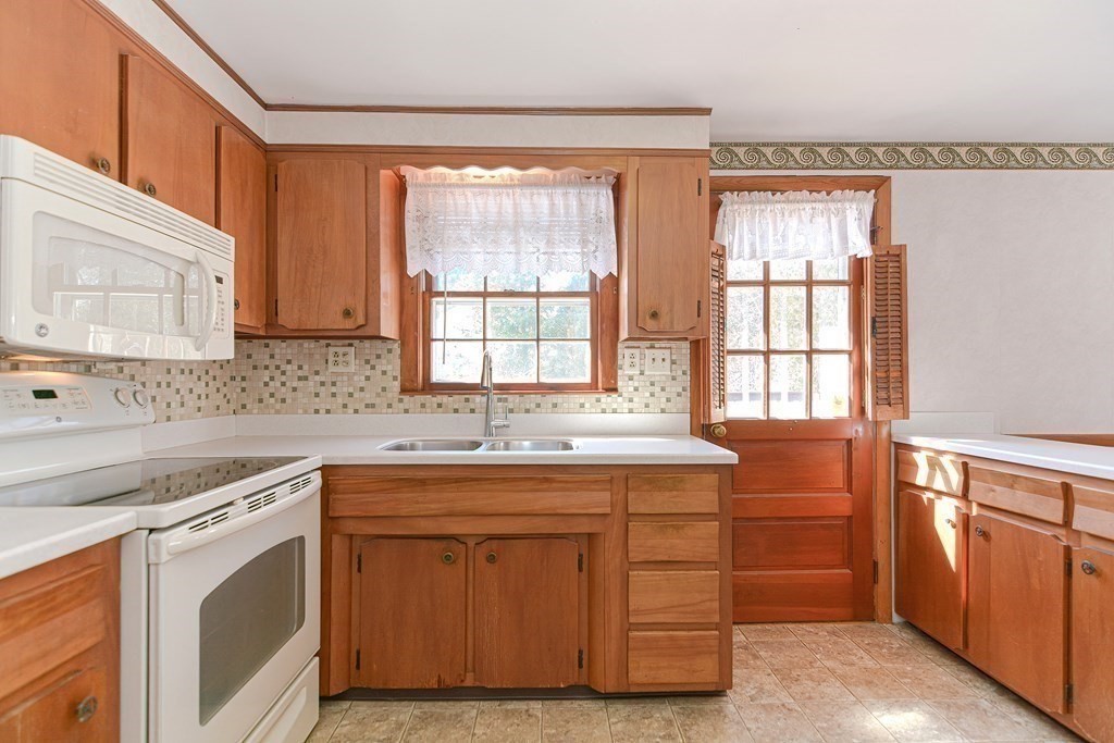 6 Brady Road Westborough, MA 01581 - Photo 11 of 32 Gallery Image 11
