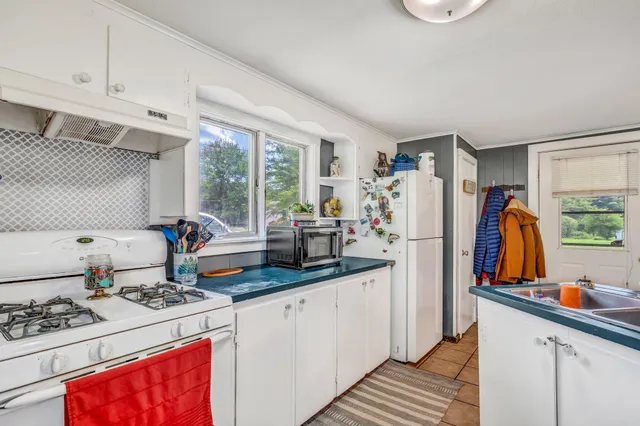 $365,000 | 350 Cushing Road, Cushing, ME 04563