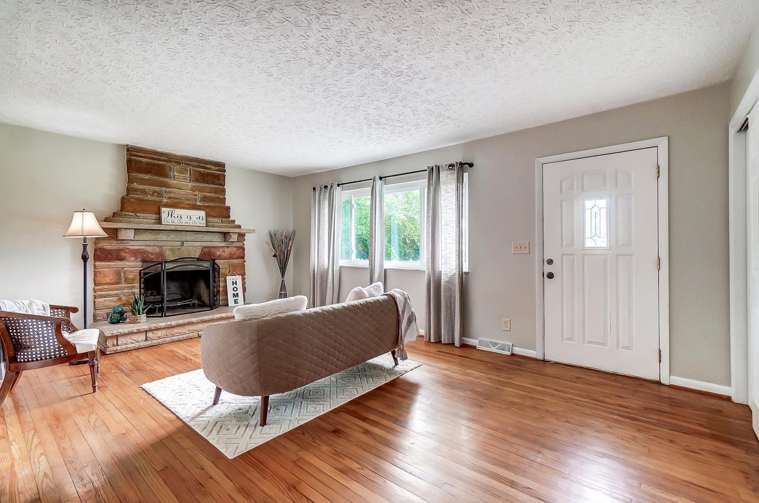 6260 Decker Road Franklin, OH 45005 - Photo 6 of 36 Gallery Image 6