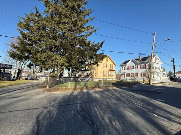 $899,900 | 111 Veazie Street, Providence, RI 02908