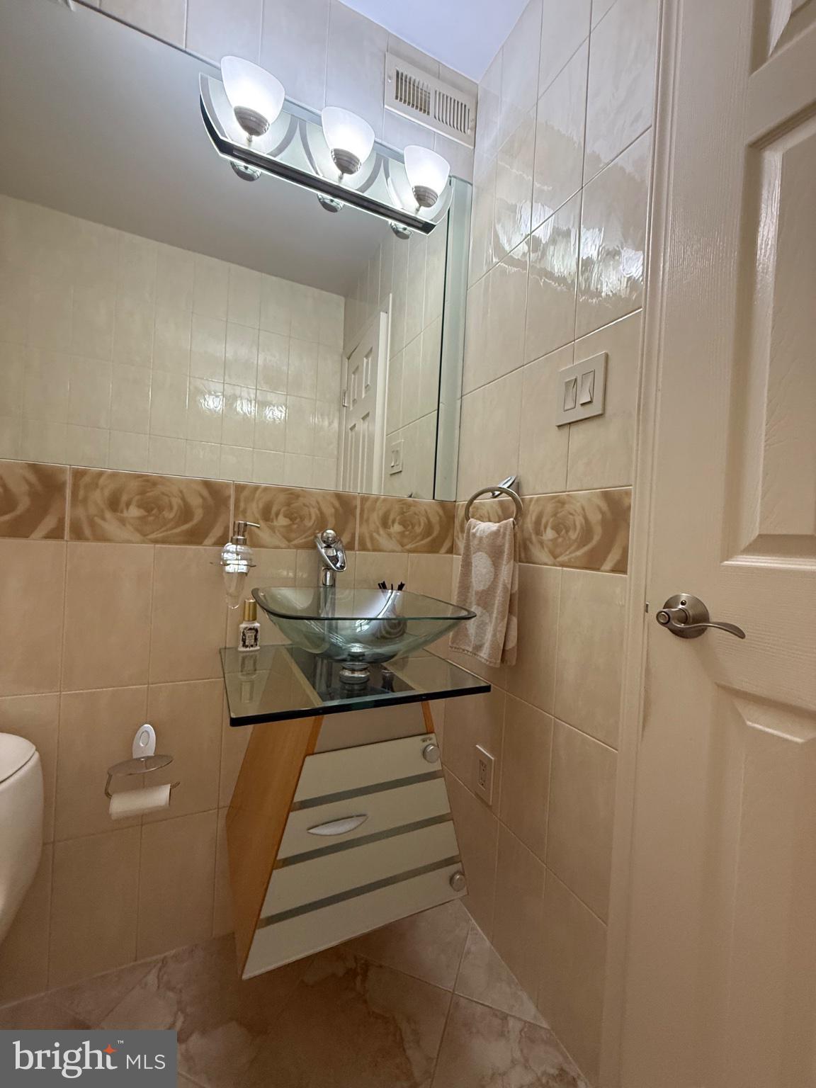 2703 Sterling Road Yardley, PA 19067 - Photo 23 of 41