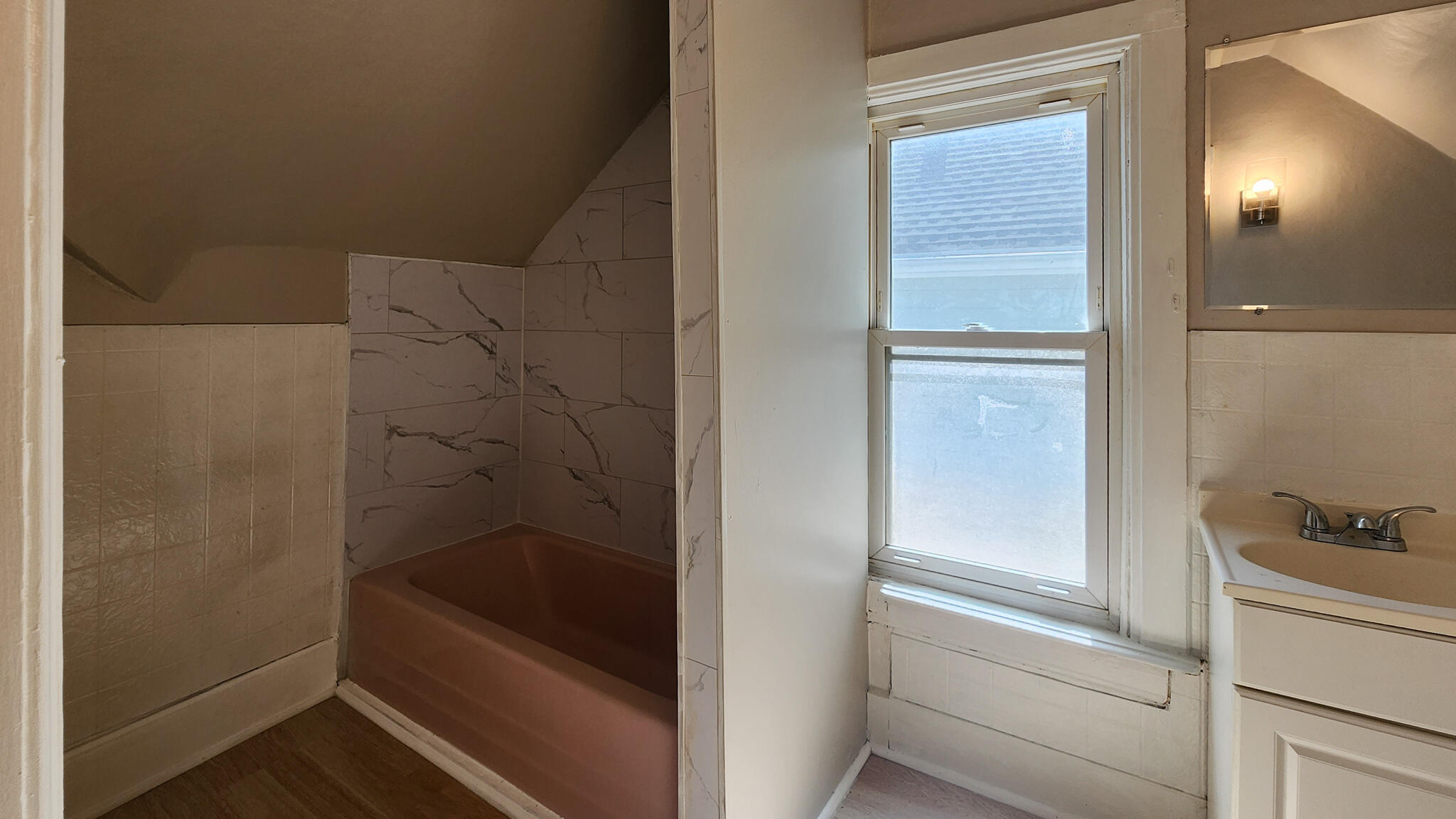 1640 Boyd Avenue Racine, WI 53405 - Photo 11 of 15 Full Bath 2-Upper