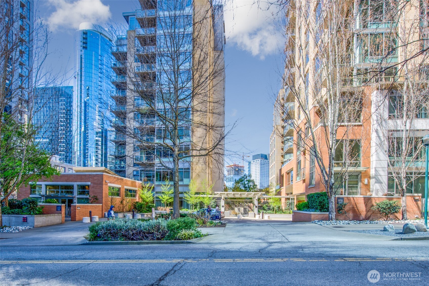 900 Lenora Street, Unit W801 Seattle, WA 98121 - Photo 31 of 36 front view of a building