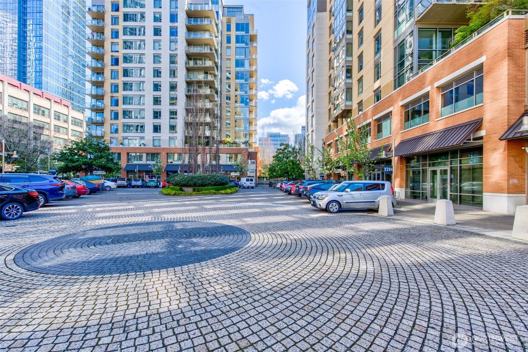 900 Lenora Street, Unit W801 Seattle, WA 98121 - Photo 32 of 36 a building view