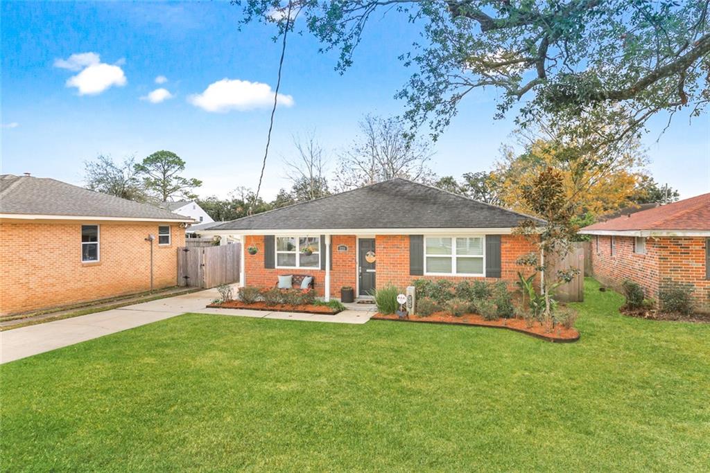 225 Celeste Avenue River Ridge, LA 70123 - Photo 2 of 24