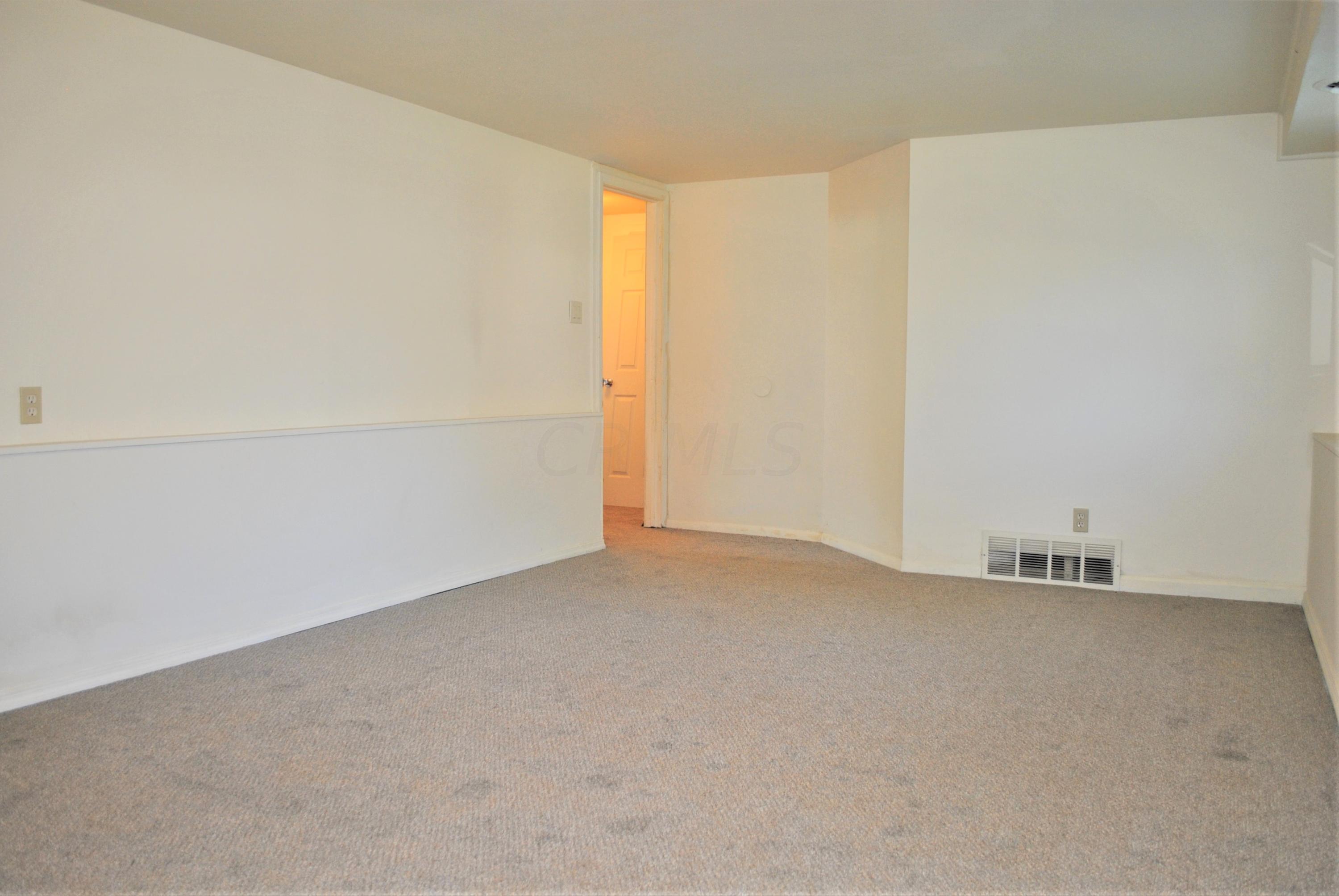 443 Ross Road Whitehall, OH 43213 - Photo 20 of 23
