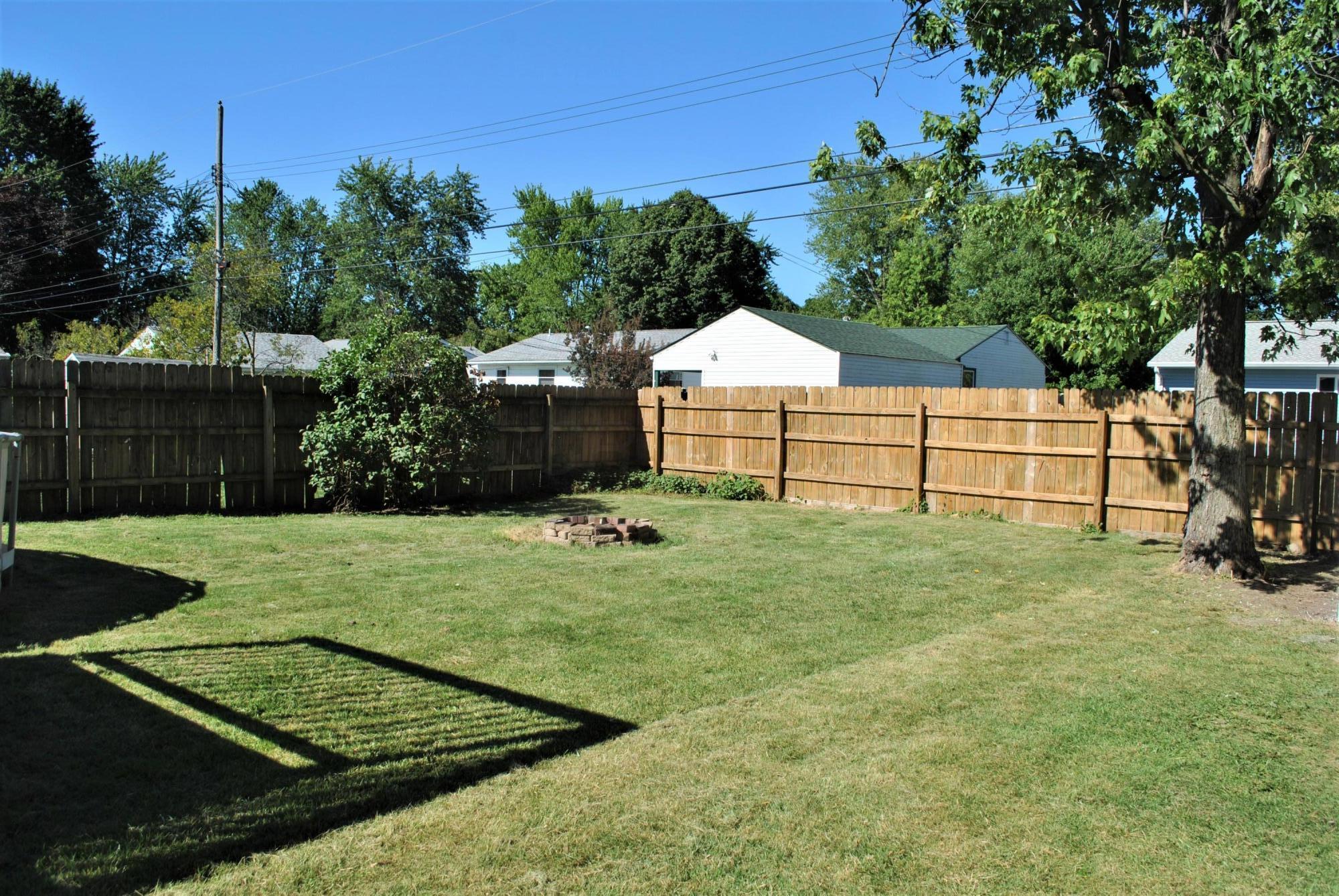 443 Ross Road Whitehall, OH 43213 - Photo 2 of 23