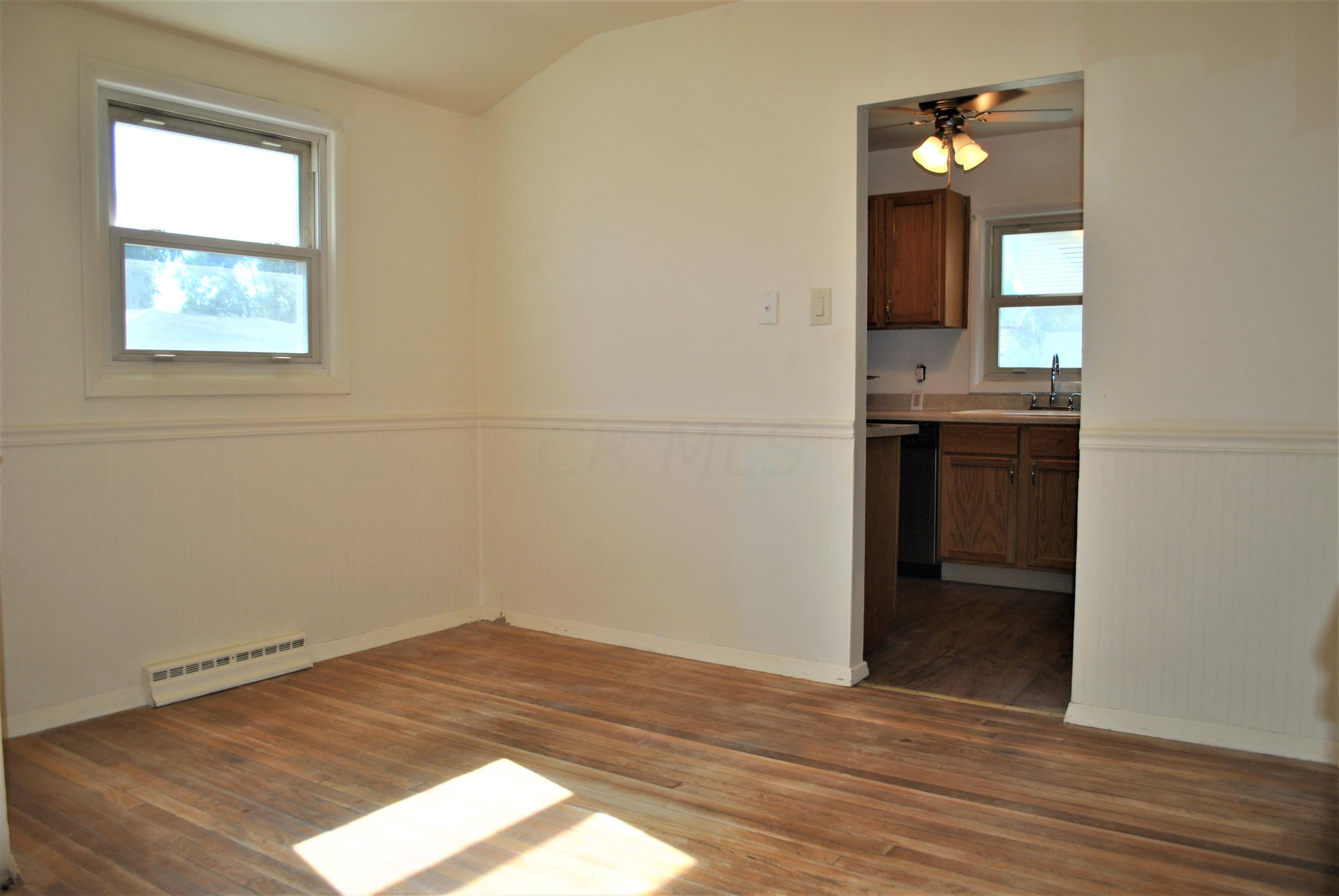 443 Ross Road Whitehall, OH 43213 - Photo 8 of 23