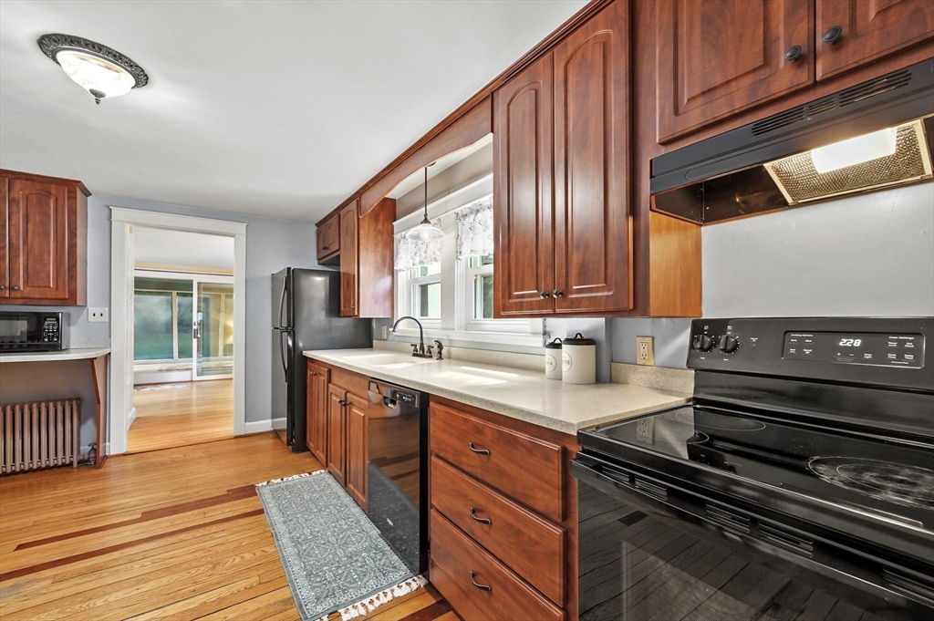 48 Appleton Road Auburn, MA 01501 - Photo 8 of 31 Gallery Image 8