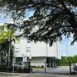 $2,000 | Arch Creek East, North Miami, FL 33181