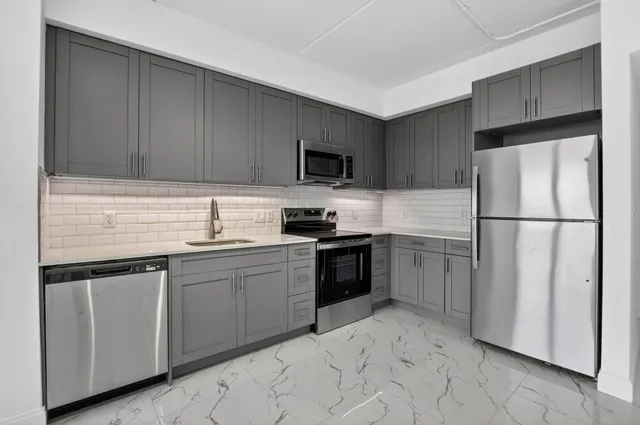 $3,900 | 350 West Hidden Valley Boulevard, Unit 104, Boca Raton, FL 33487