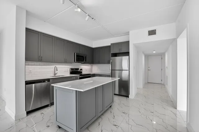 $3,900 | 350 West Hidden Valley Boulevard, Unit 104, Boca Raton, FL 33487