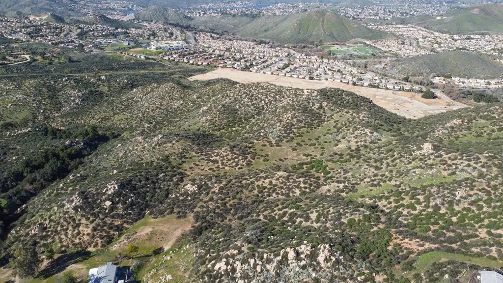 7 Turtle Creek Rd Lake Lake Elsinore, CA 92530 - Photo 4 of 23