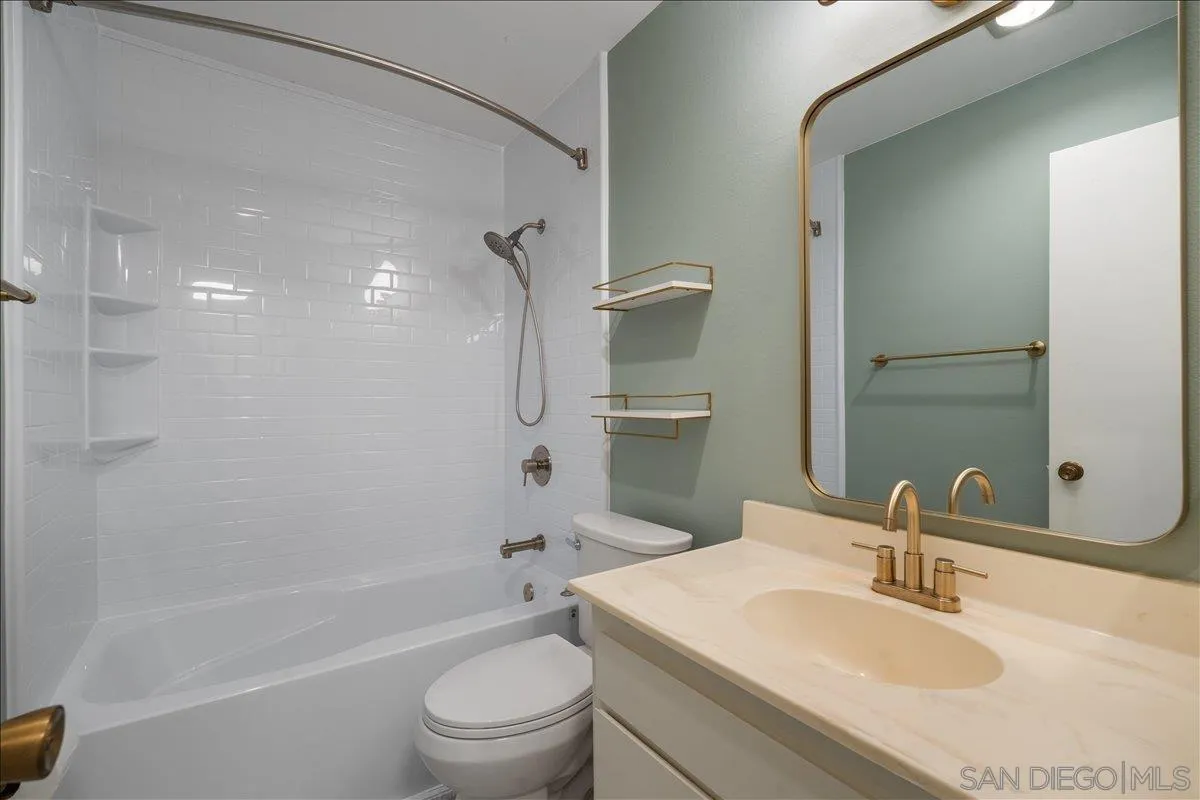 6029 Rancho Mission Road, Unit 201 San Diego, CA 92108 - Photo 5 of 29
