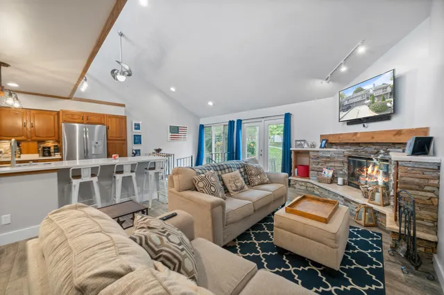 $425,000 | 814 Kendall Lane, Unit 3C, Lake Geneva, WI 53147