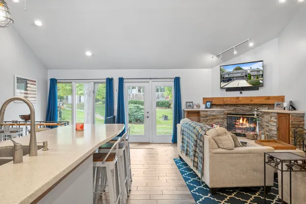 $399,000 | 814 Kendall Lane, Unit 3C, Lake Geneva, WI 53147