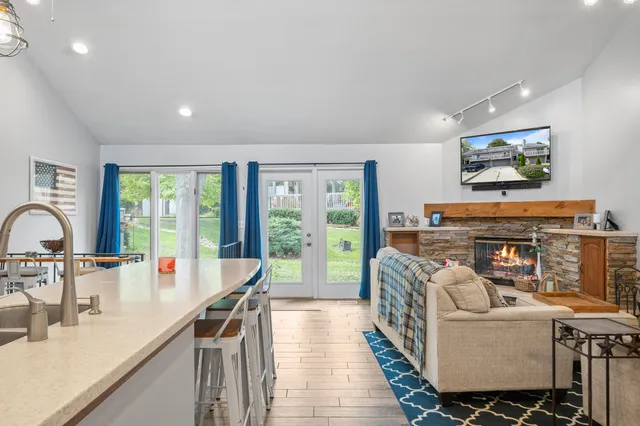 $425,000 | 814 Kendall Lane, Unit 3C, Lake Geneva, WI 53147