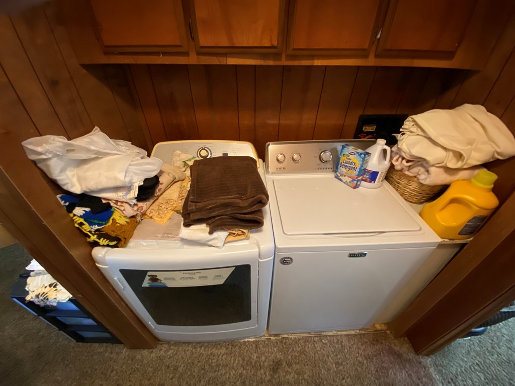 5197 Georgetown Road Franklin, PA 16323 - Photo 14 of 24 a utility room with dryer and washer
