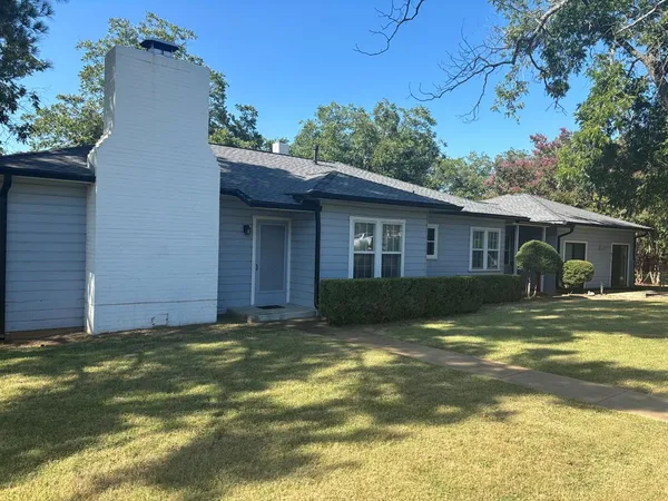 $2,000 | 603 Fulton Street, Fredericksburg, TX 78624