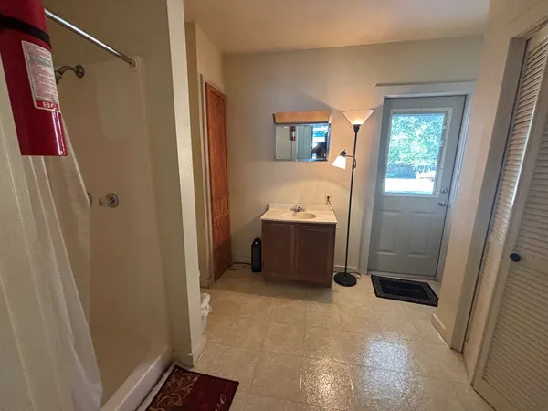 $2,000 | 603 Fulton Street, Fredericksburg, TX 78624