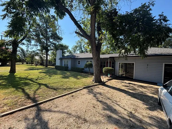 $2,000 | 603 Fulton Street, Fredericksburg, TX 78624