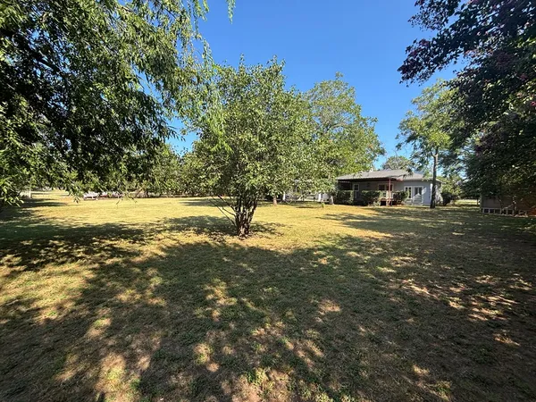 $2,000 | 603 Fulton Street, Fredericksburg, TX 78624