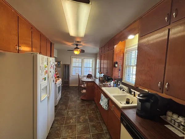 $2,000 | 603 Fulton Street, Fredericksburg, TX 78624