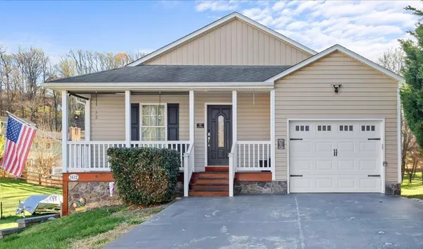 $349,950 | 1612 June Drive Northwest, Roanoke, VA 24019