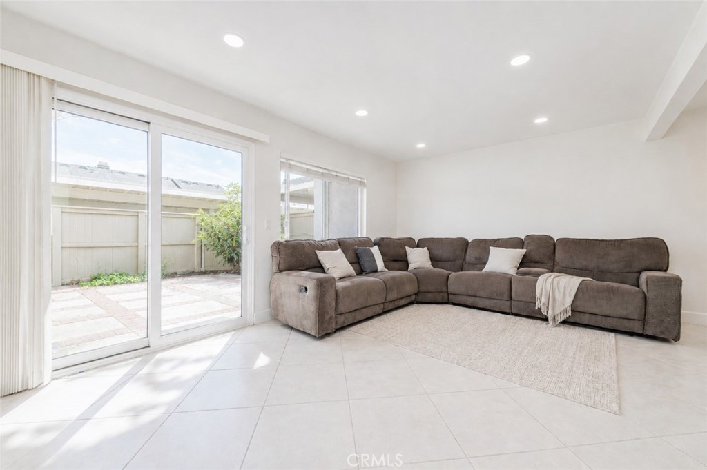 47 Fox, Unit 27 Irvine, CA 92614 - Photo 6 of 32