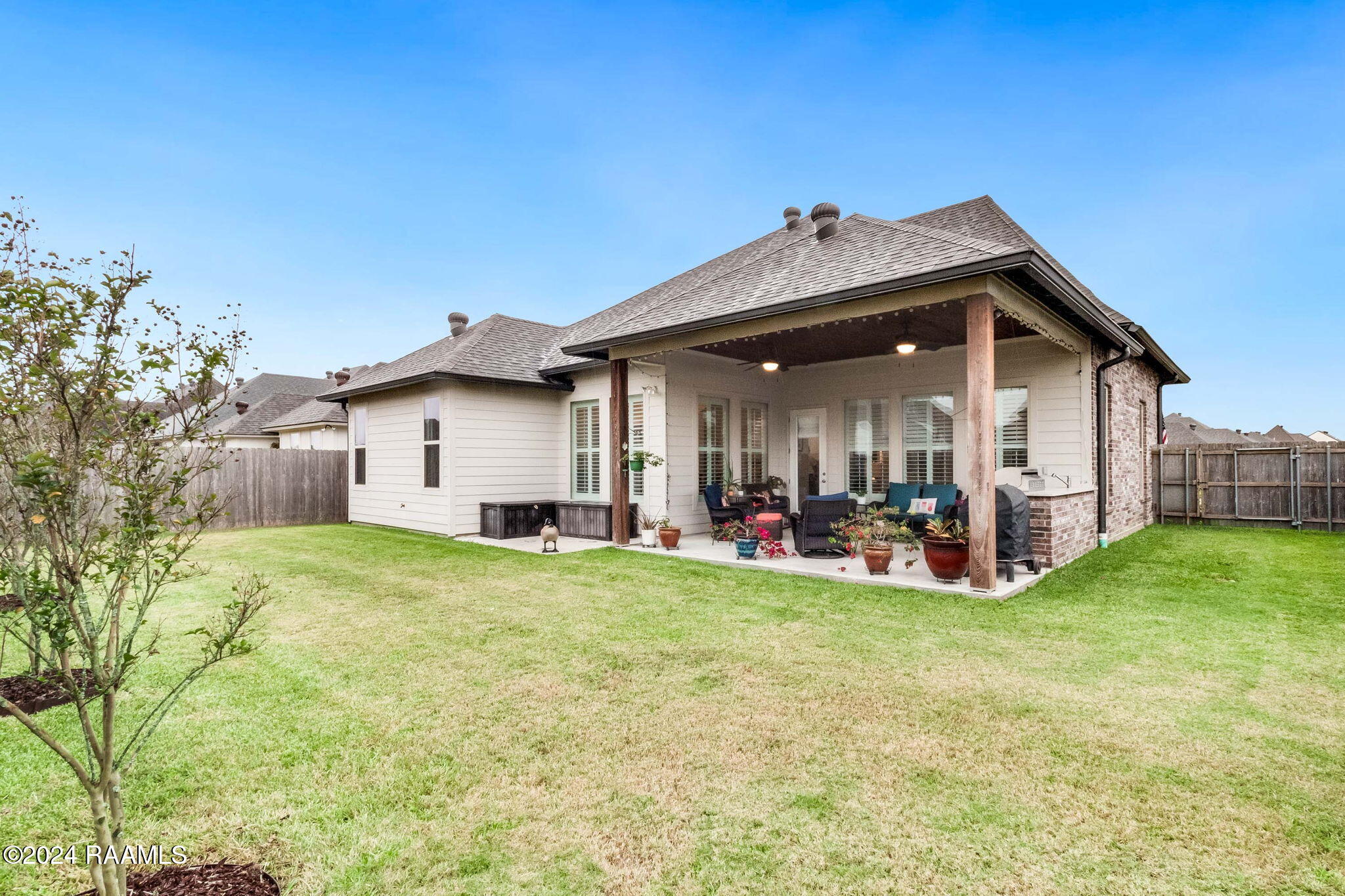 205 Old Rd Drive Broussard, LA 70518 - Photo 22 of 26 22-web-or-mls-205 Old Rd Drive-19