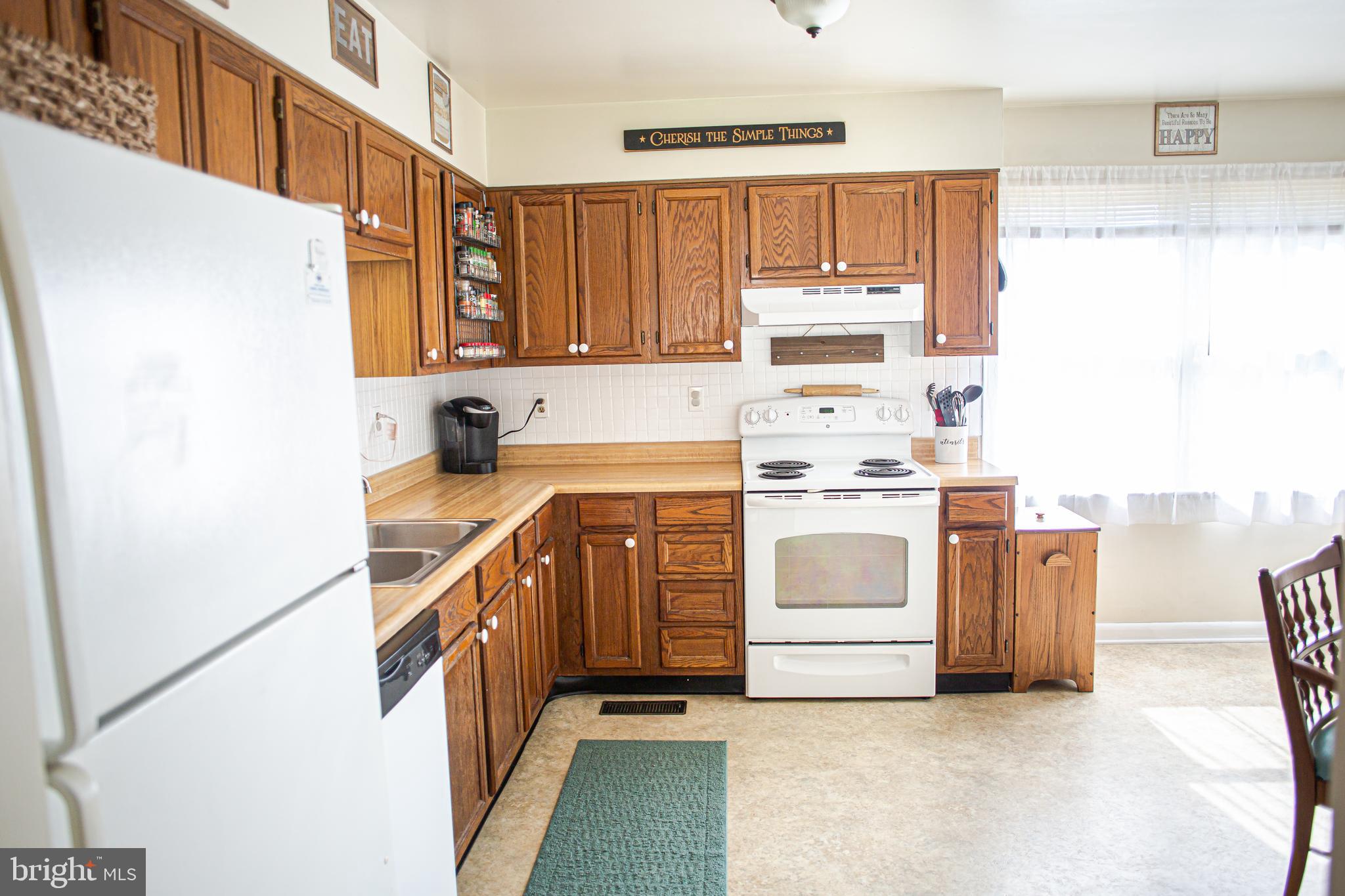 450 Uniontown Road Westminster, MD 21158 - Photo 6 of 35 Spacious Kitchen