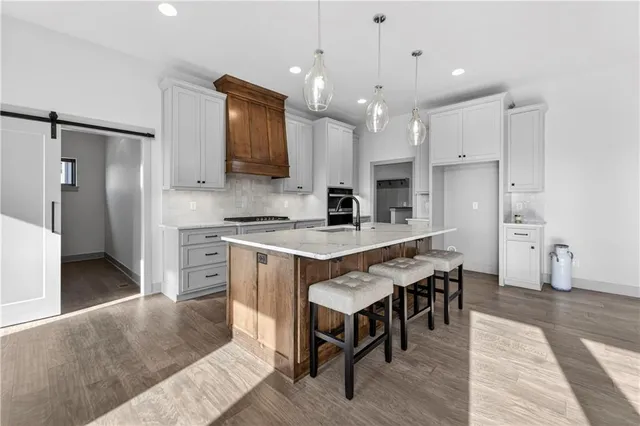 $599,950 | 2704 Northeast Amanda Lane, Blue Springs, MO 64029