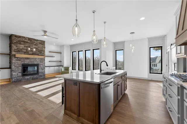 $599,950 | 2704 Northeast Amanda Lane, Blue Springs, MO 64029