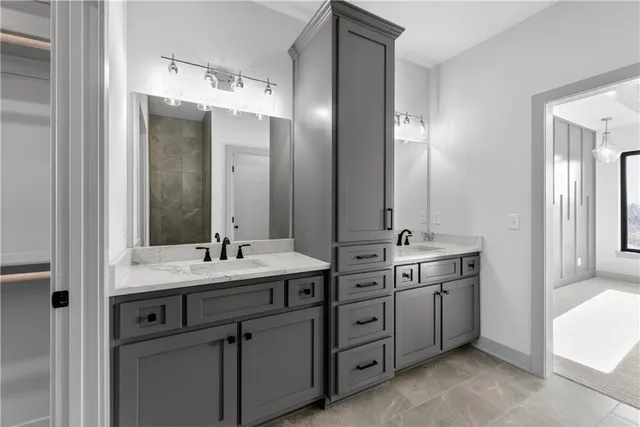 $599,950 | 2704 Northeast Amanda Lane, Blue Springs, MO 64029