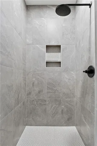 $599,950 | 2704 Northeast Amanda Lane, Blue Springs, MO 64029