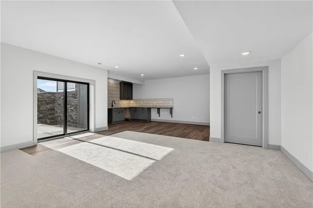 $599,950 | 2704 Northeast Amanda Lane, Blue Springs, MO 64029