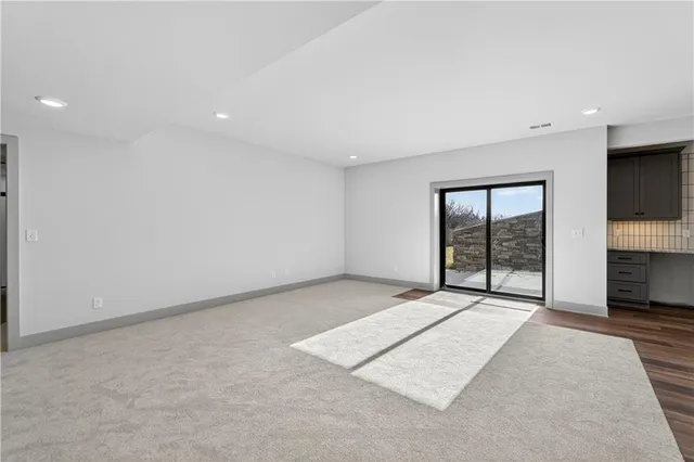 $599,950 | 2704 Northeast Amanda Lane, Blue Springs, MO 64029