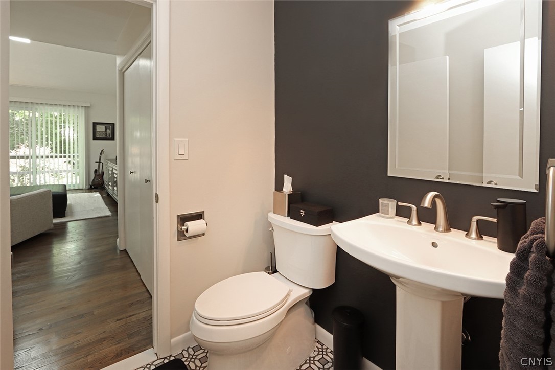 8646 Salt Springs Road Manlius, NY 13104 - Photo 22 of 48 Updated half bath on main floor.