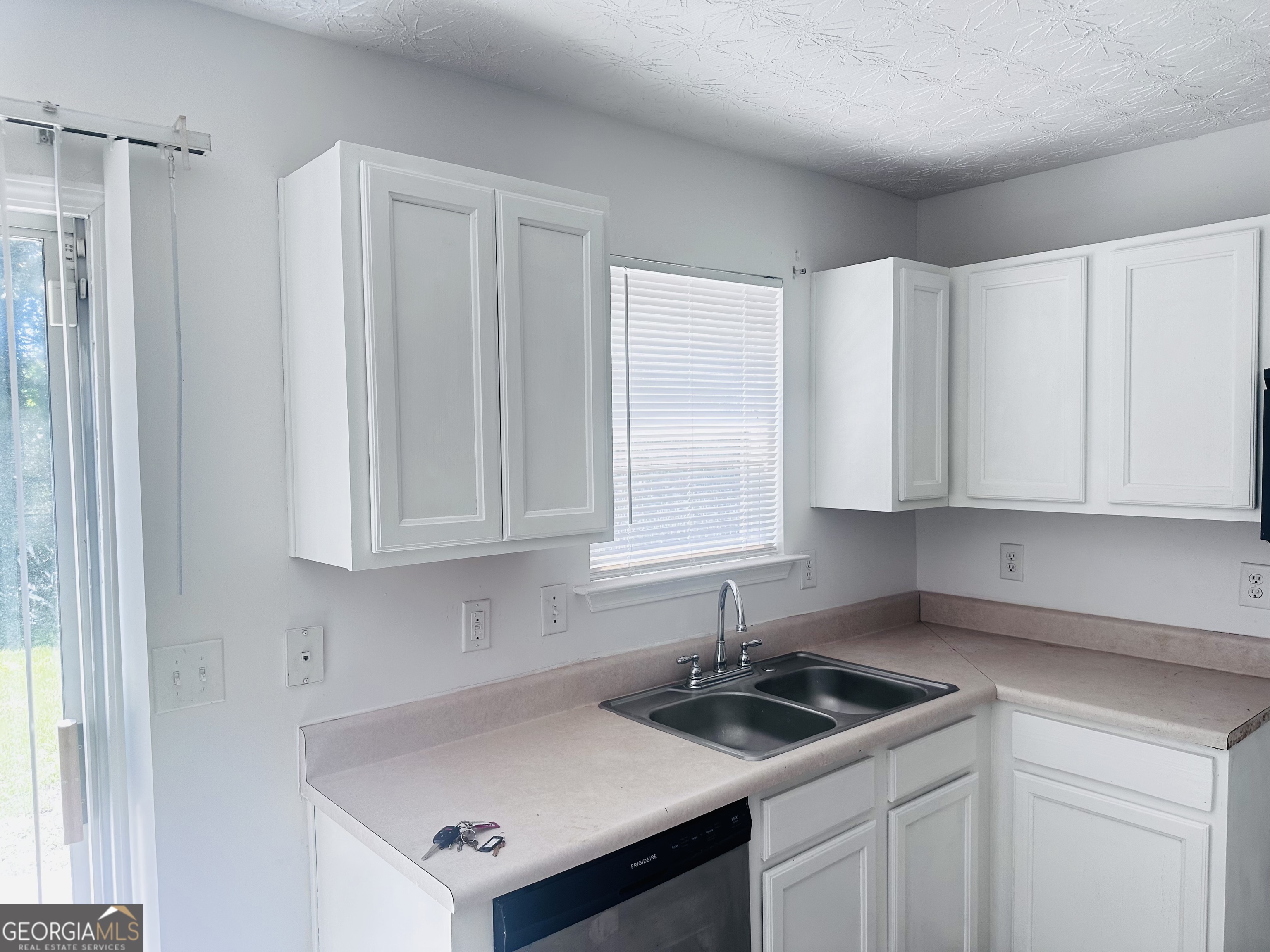 9432 Lakeview Road, Unit 53 Union City, GA 30291 - Photo 3 of 11